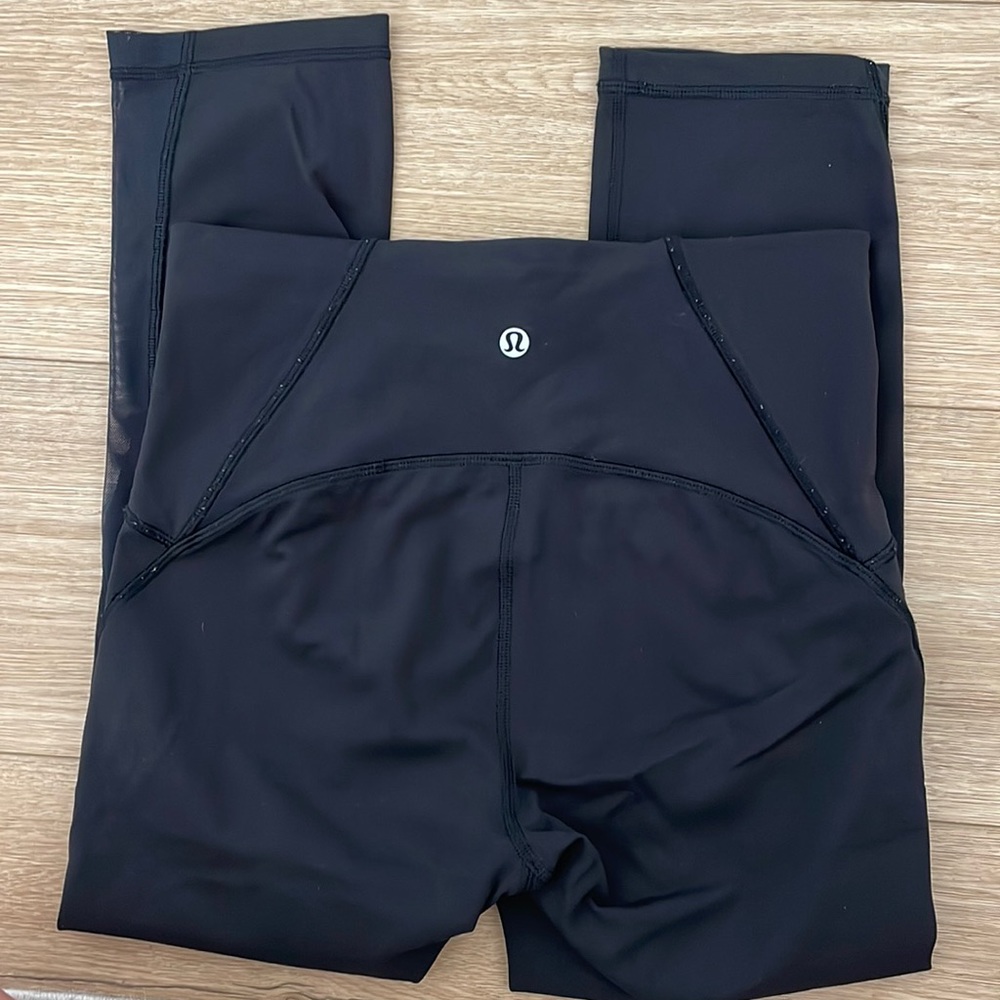 Lululemon Train Times high rise crop 21”